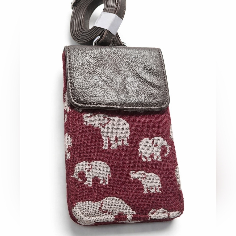 THIRTY-ONE Small Crossbody Elephant Motif.  NWT.